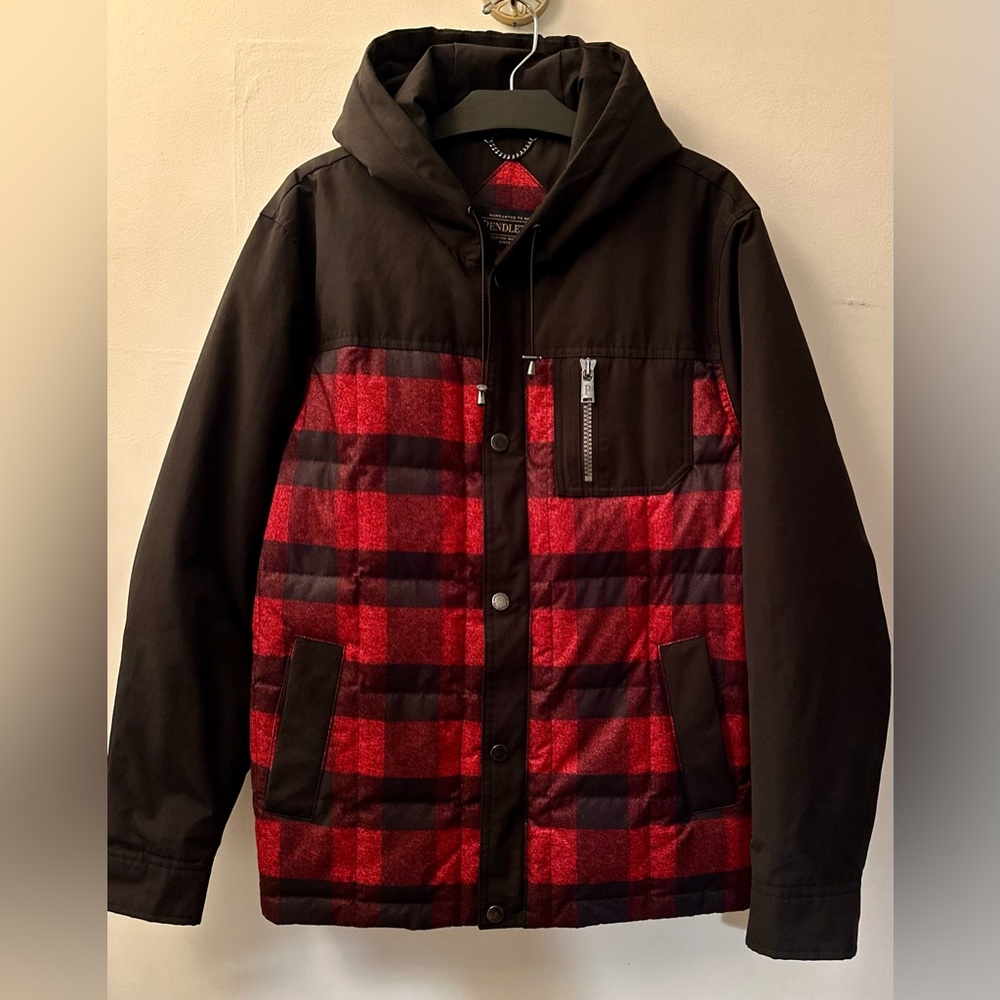 MENS Pendleton Red and Black plaid puffer coat size Large
